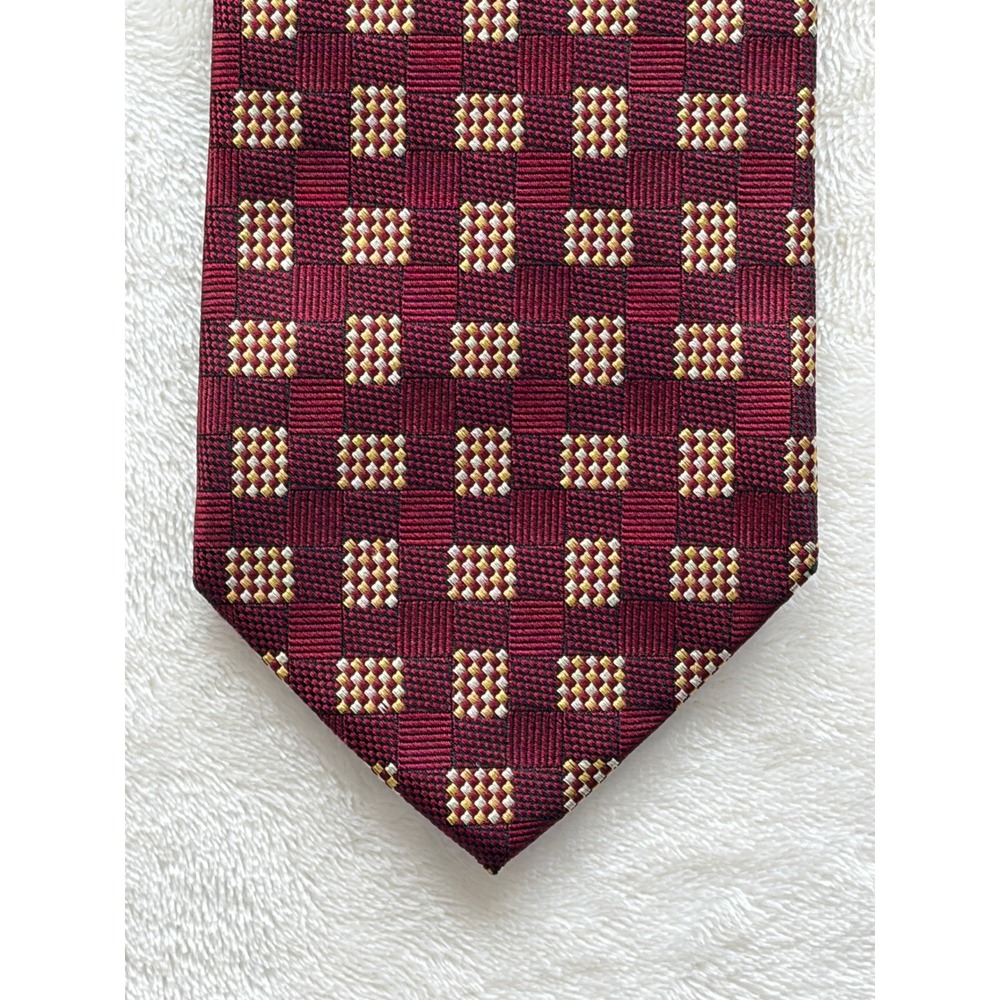 Hickey Freeman Burgundy Geometric Silk Necktie Mens OS Excellent